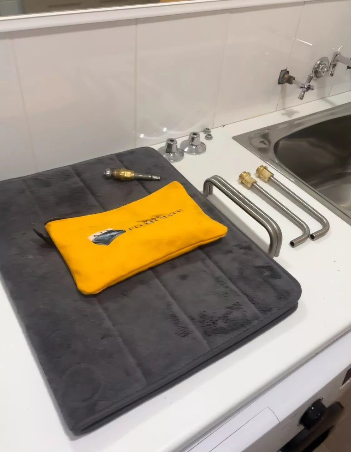 Plumbing tool. SG&P Flush Mate tool. Plumbing Tap Service Tool with 2x Brass adapters - please note that if you want the 4 brass adapters package so you can flush bath and shower at the same time. Type in ‘4’ in the search bar and choose the 4 option.