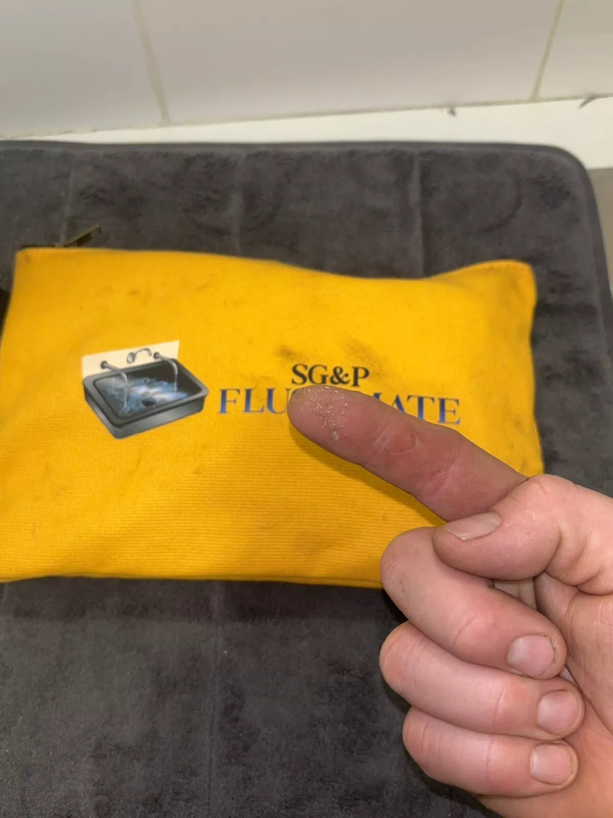 Plumbing tool. SG&P Flush Mate tool. Plumbing Tap Service Tool with 2x Brass adapters - please note that if you want the 4 brass adapters package so you can flush bath and shower at the same time. Type in ‘4’ in the search bar and choose the 4 option.