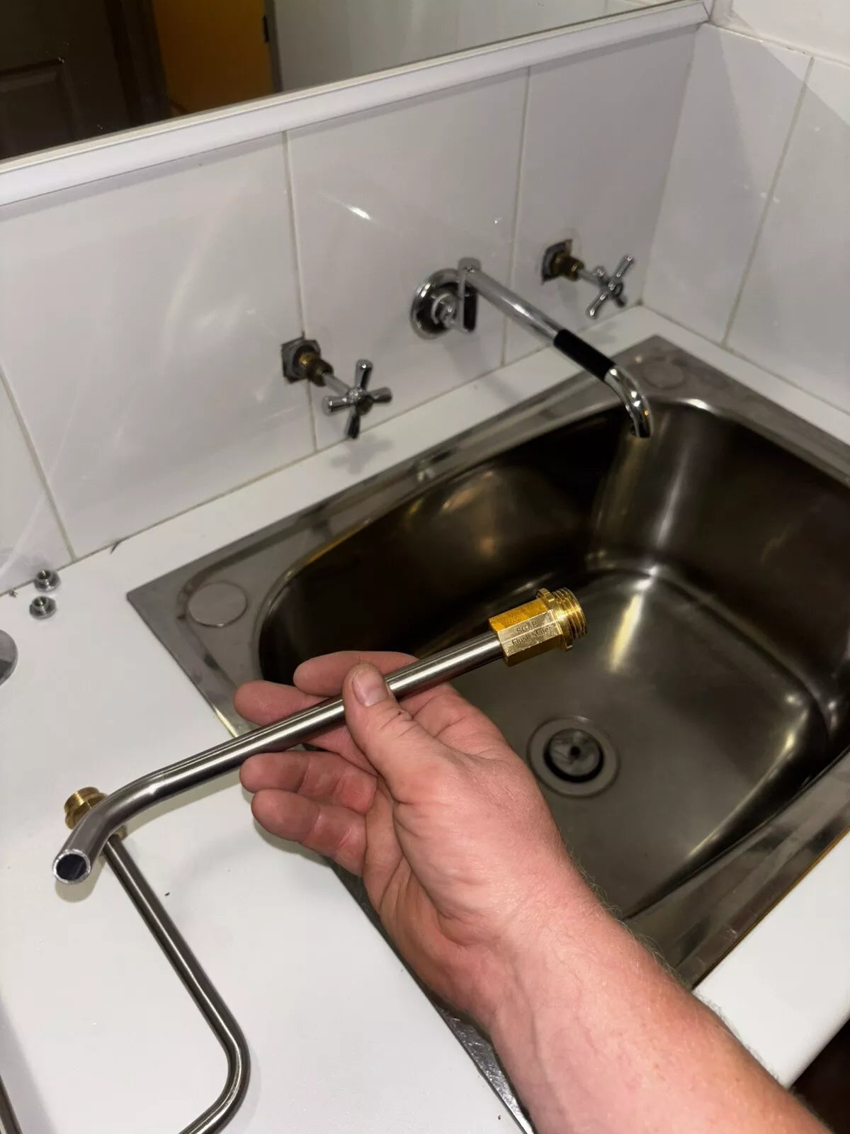 Plumbing tool. SG&P Flush Mate tool. Plumbing Tap Service Tool with 2x Brass adapters - please note that if you want the 4 brass adapters package so you can flush bath and shower at the same time. Type in ‘4’ in the search bar and choose the 4 option.