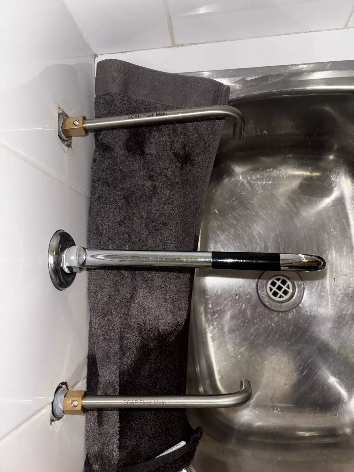 Plumbing tool. SG&P Flush Mate tool. Plumbing Tap Service Tool with 2x Brass adapters - please note that if you want the 4 brass adapters package so you can flush bath and shower at the same time. Type in ‘4’ in the search bar and choose the 4 option.